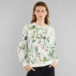 Dedicated Raglan Flower Field Sweat Off Wht Whispe